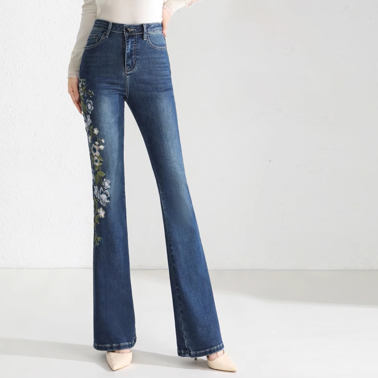 Damen-Schlagjeans mit hoher Taille und Stickerei