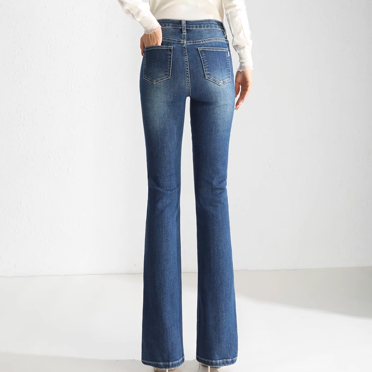 Damen-Schlagjeans mit hoher Taille und Stickerei